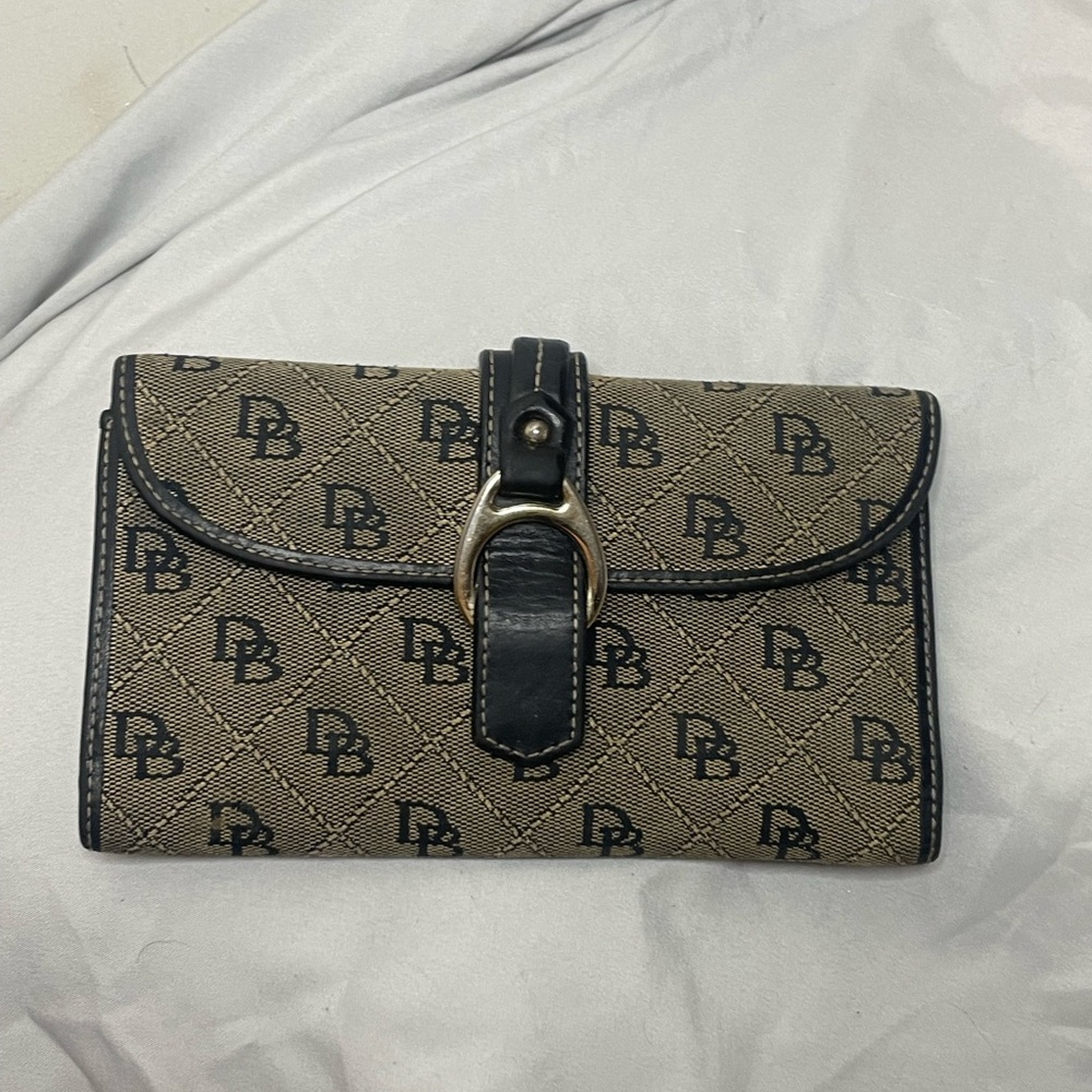 Dooney & Bourke